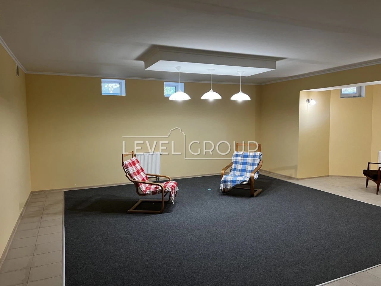 Продаж преміального будинок 419 м2; біля озера в закритому К