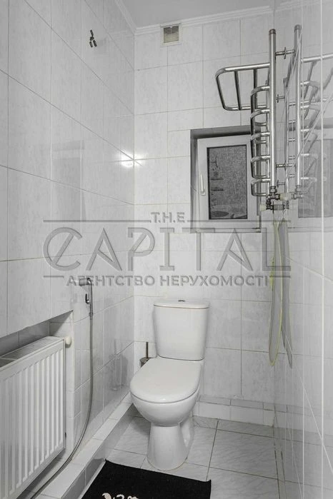 Продаж будинку з сучасним ремонтом в Києві Святошинський р-н