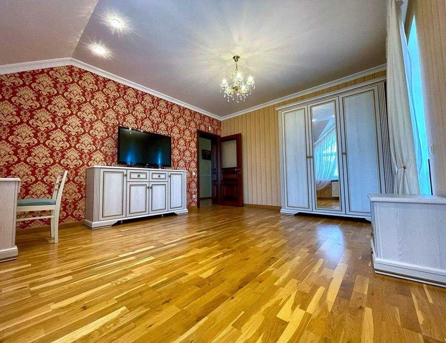 Продаж 2 поверхового будинку на Оболоні, вул. 6-та Садова, с