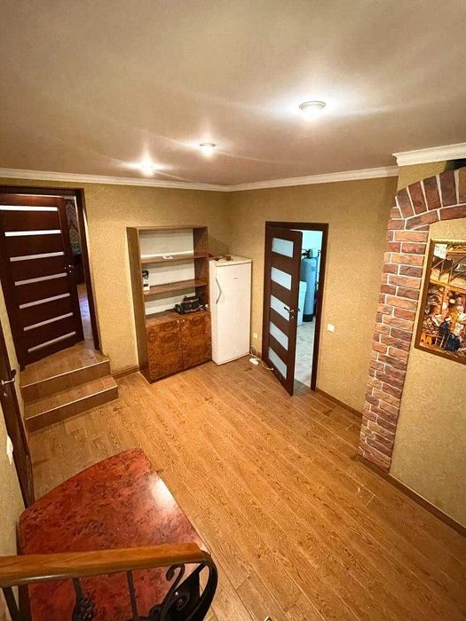 Продаж 2 поверхового будинку на Оболоні, вул. 6-та Садова, с