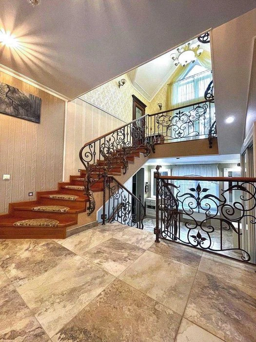 Продаж 2 поверхового будинку на Оболоні, вул. 6-та Садова, с