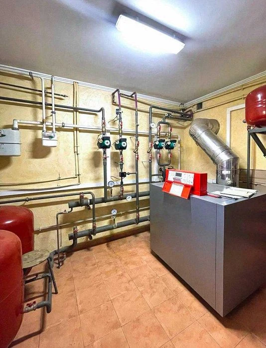 Продаж 2 поверхового будинку на Оболоні, вул. 6-та Садова, с