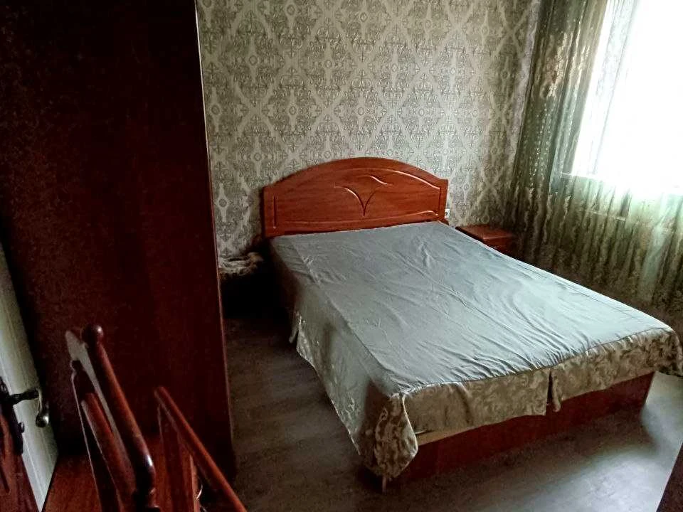 Будинок. Київ, Центральна вул.