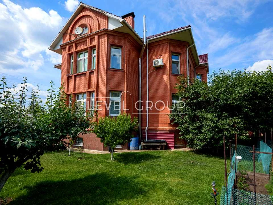 Будинок. Київ, Василя Щавинського вул. (Петровського)
