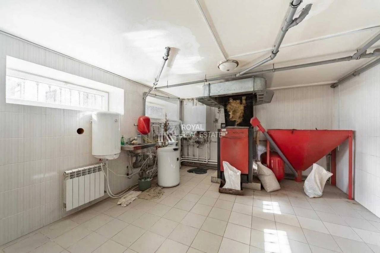 Продаж будинку Київ Голосіївський район 350 м² 4 спальні Ген