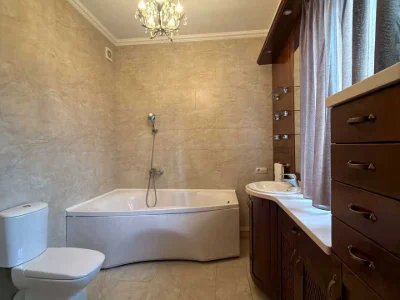 Будинок. Київ, Старообухівська вул.