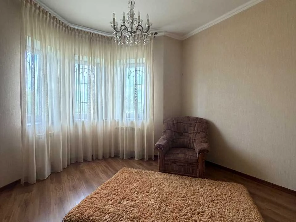 Будинок. Київ, Старообухівська вул.