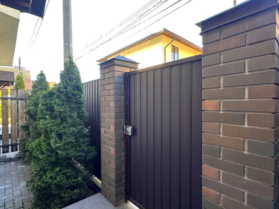 Будинок. Київ, Орхідейна