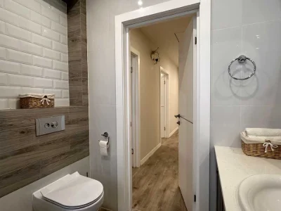 Будинок. Київ, Орхідейна