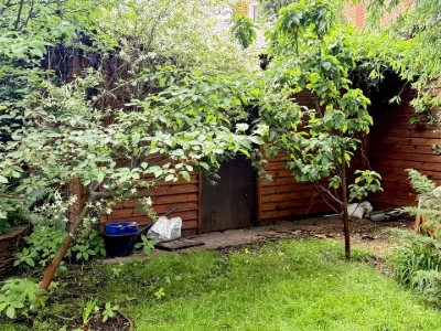 Будинок. Київ, Центральна вул.