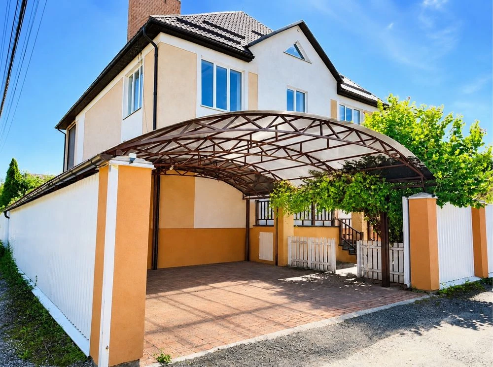 Без комісіі Будинок з ремонтом Київ  360м2  з газом та камін