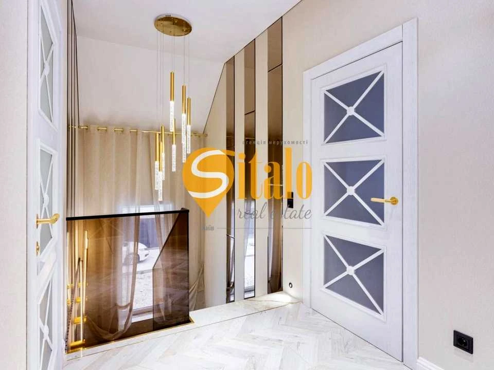 Будинок. Київ, Центральна