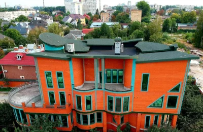 Будинок з частковим ремонтом ідеально під Невеликий БЦ або К