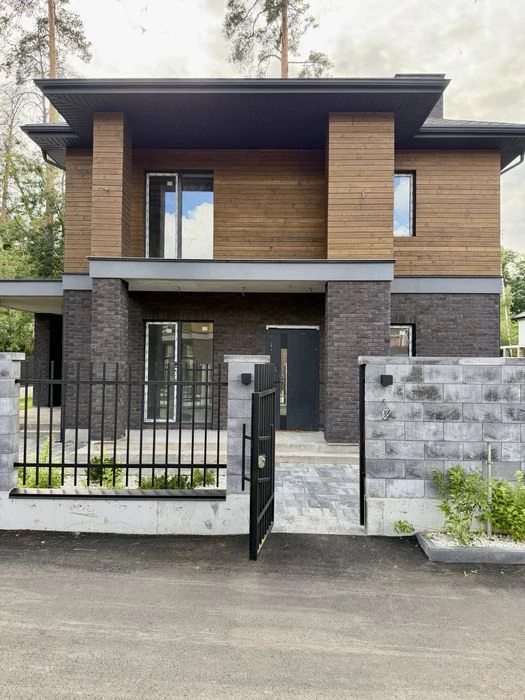 Преміальні котеджі Forest Lake villas біля метро Житомирська