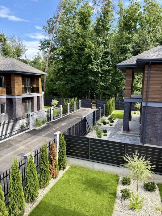 Преміальні котеджі Forest Lake villas біля метро Житомирська