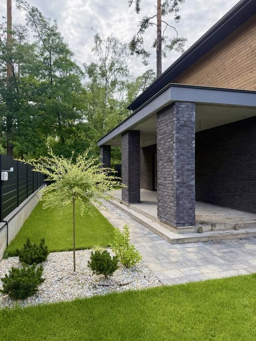 Преміальні котеджі Forest Lake villas біля метро Житомирська