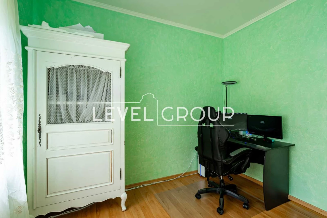 Продаж автономного будинку з сауною та каміном 204 кв.м., 12