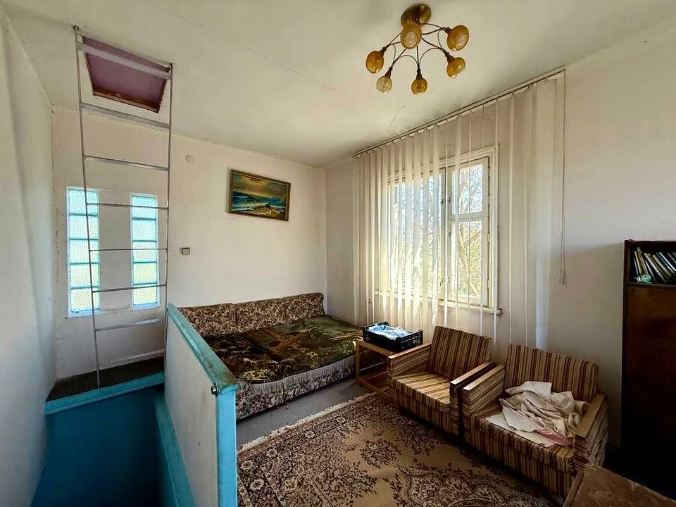 Будинок. Київ, Центральна вул.