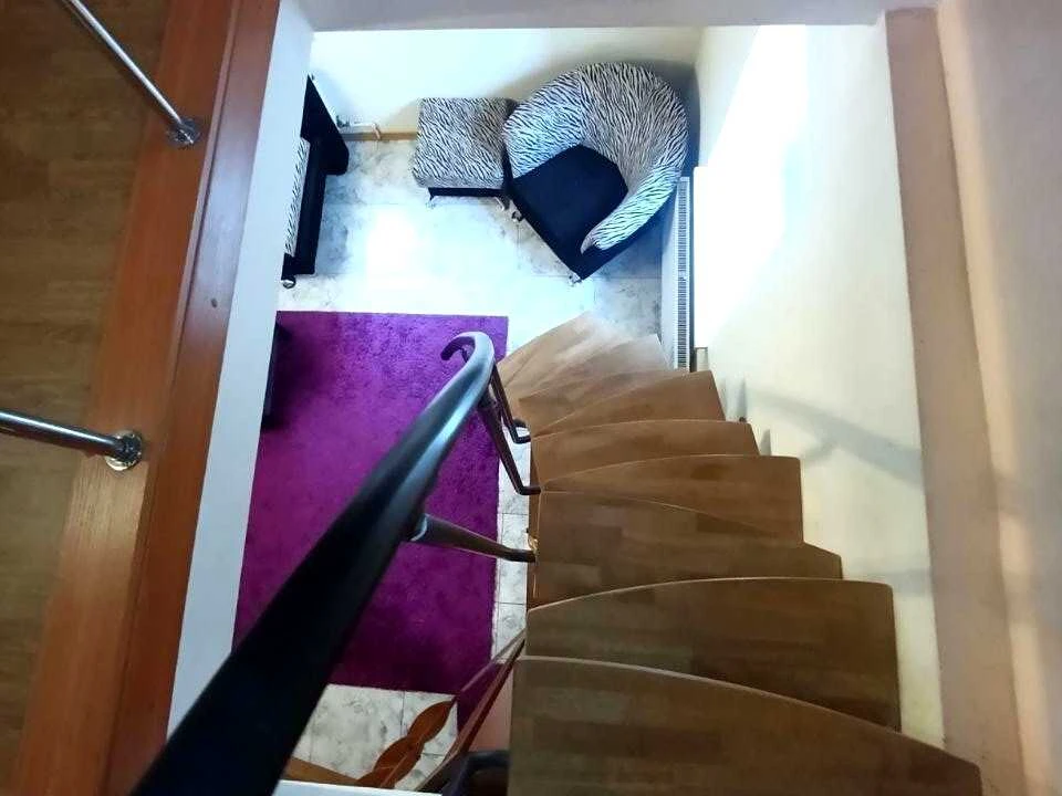 Будинок. Київ, Орхідейна