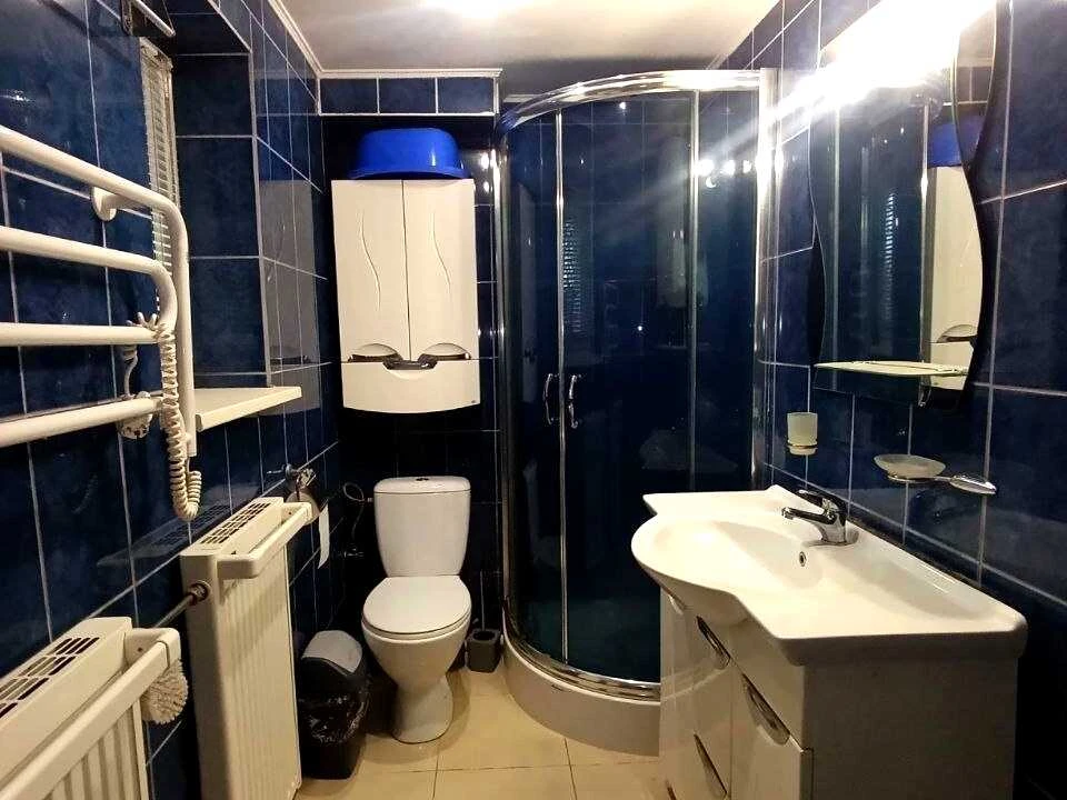 Будинок. Київ, Орхідейна