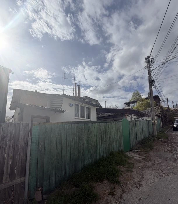 Продаж частини дома вул Купянська 24