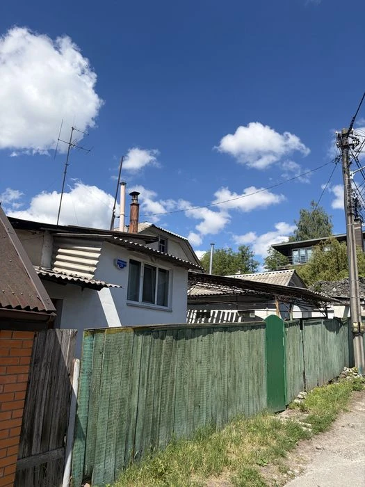 Продаж частини дома вул Купянська 24
