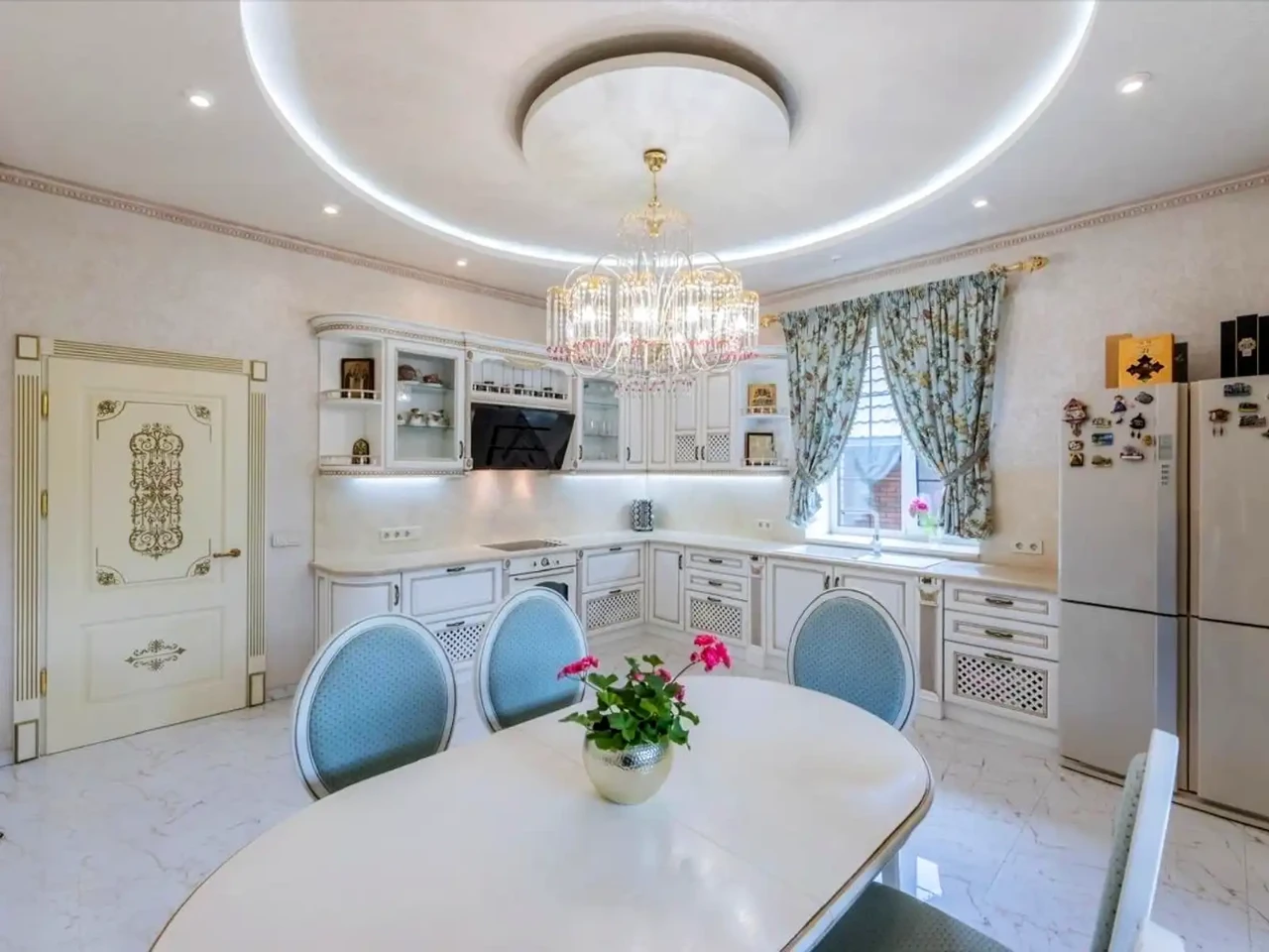 Продаж будинку 220 м² 7 сот.