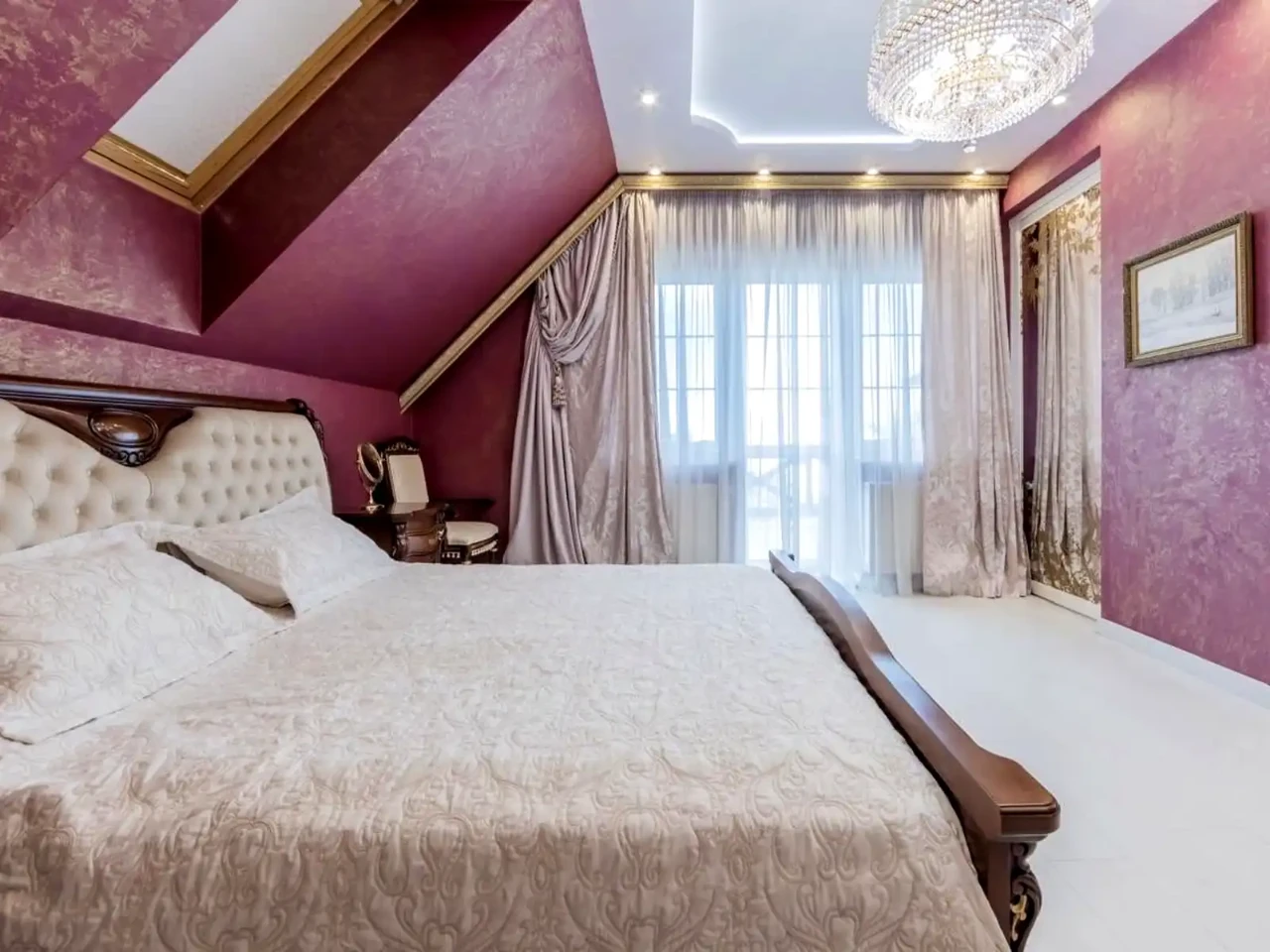 Продаж будинку 220 м² 7 сот.