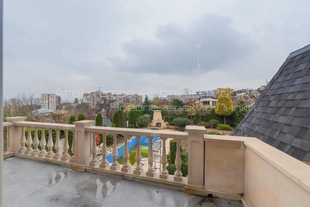 Продаж елітного та просторого будинку 570,6 м² на Печерську