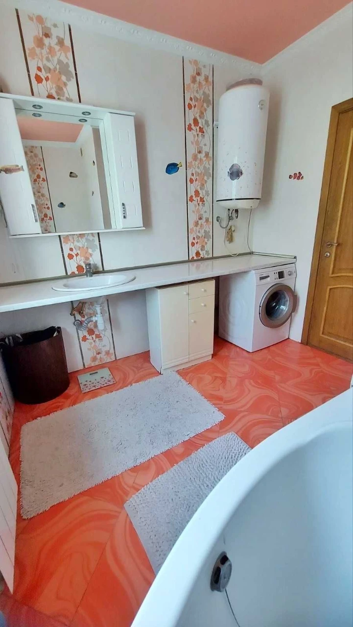 * Будинок 100м² + 6 соток по вул. Лазурна (Віта-Литовська, у