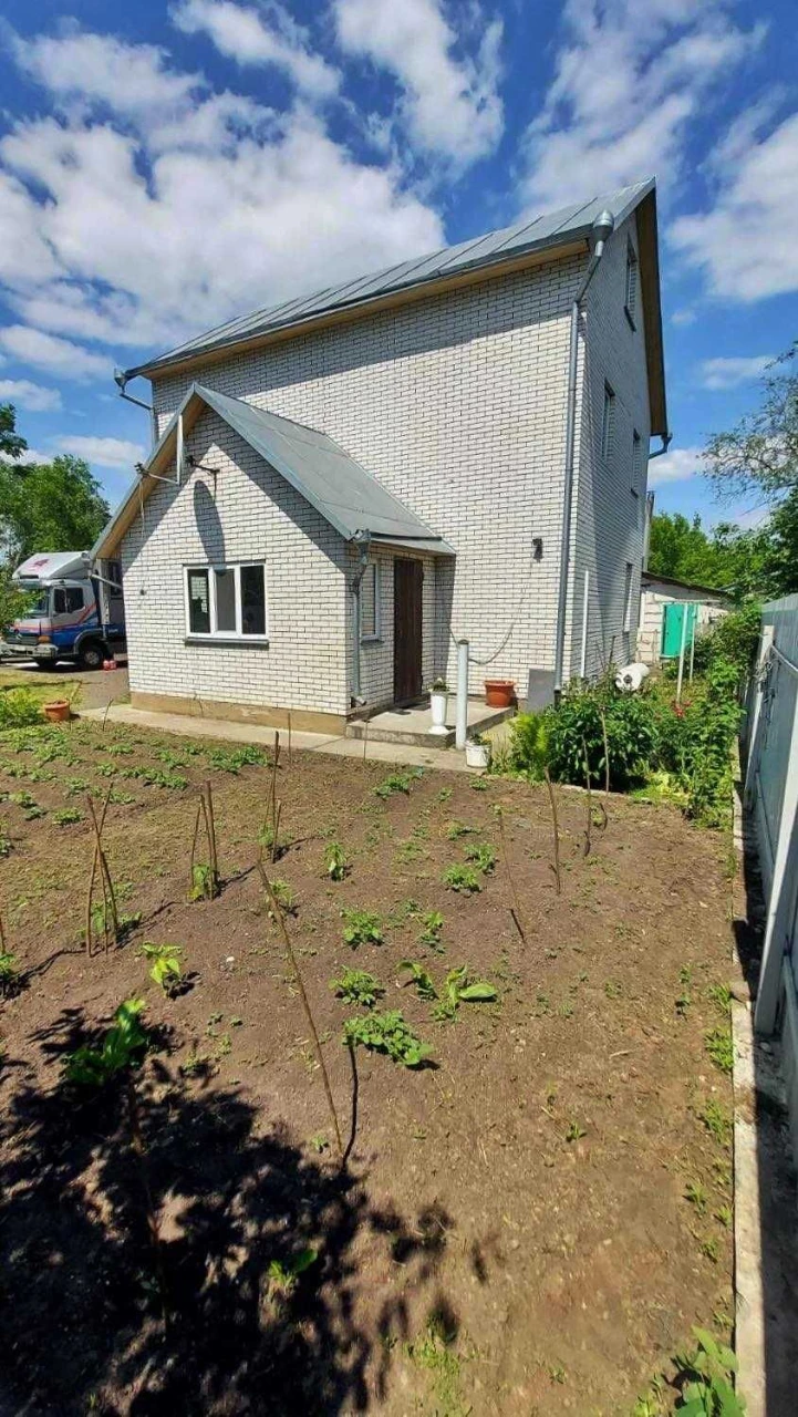 * Будинок 100м² + 6 соток по вул. Лазурна (Віта-Литовська, у