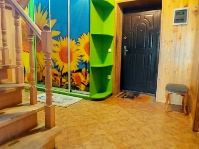 Будинок. Київ, Лазурна вул.