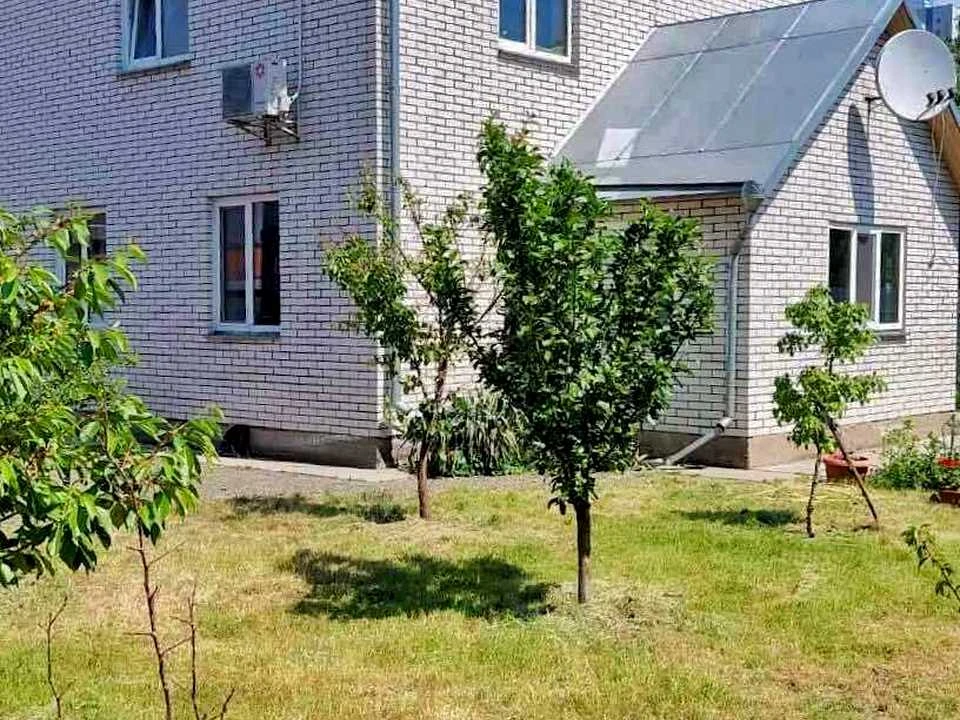 Будинок. Київ, Лазурна вул.