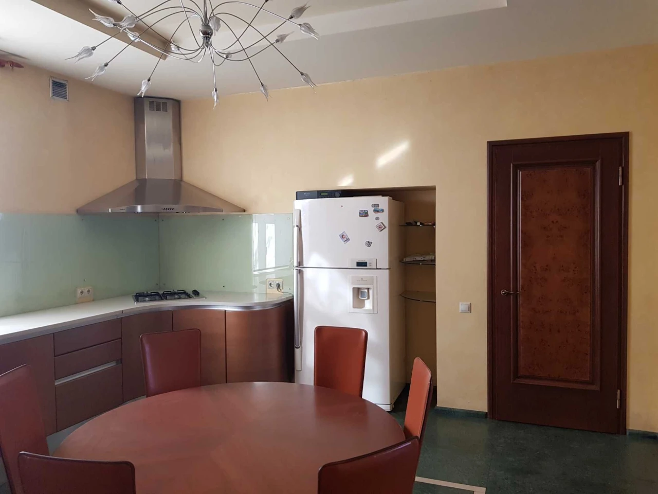 Продам будинок з УКРИТТЯМ  515кв.м 10 соток, Совки, вул.Черв