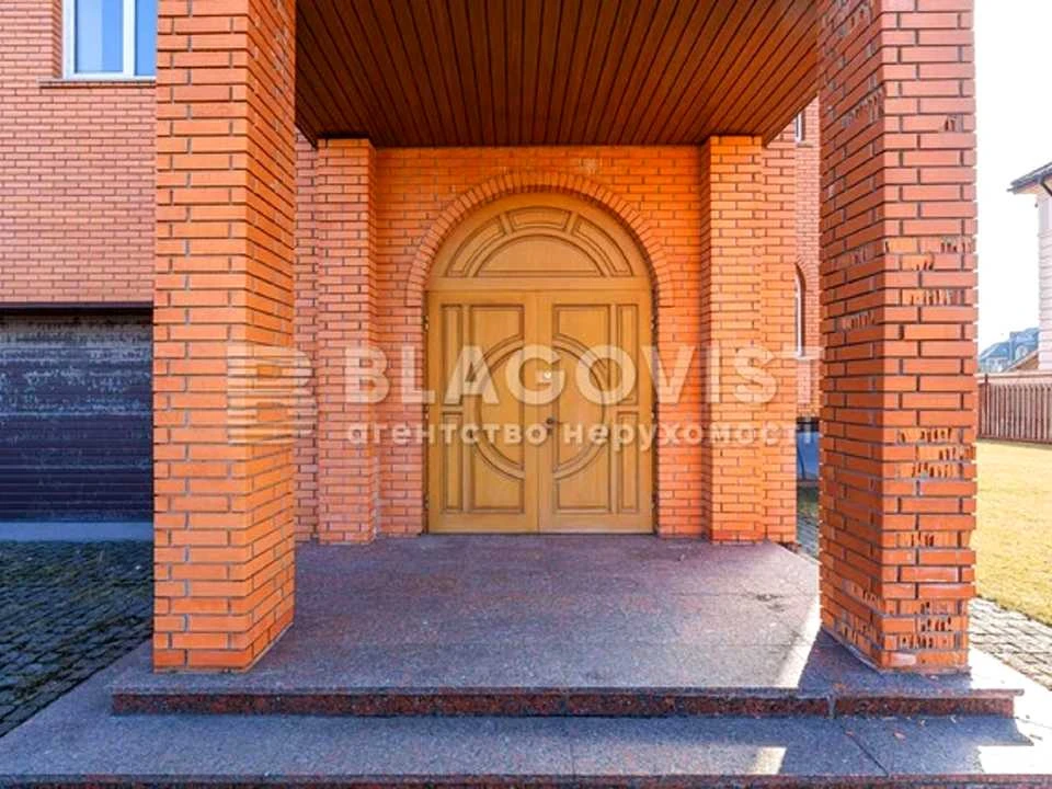 Будинок. Київ, Василя Сухомлинського вул.