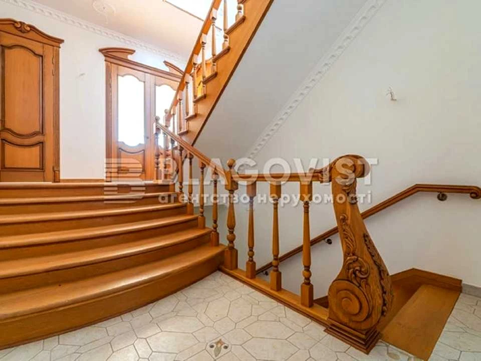 Будинок. Київ, Василя Сухомлинського вул.
