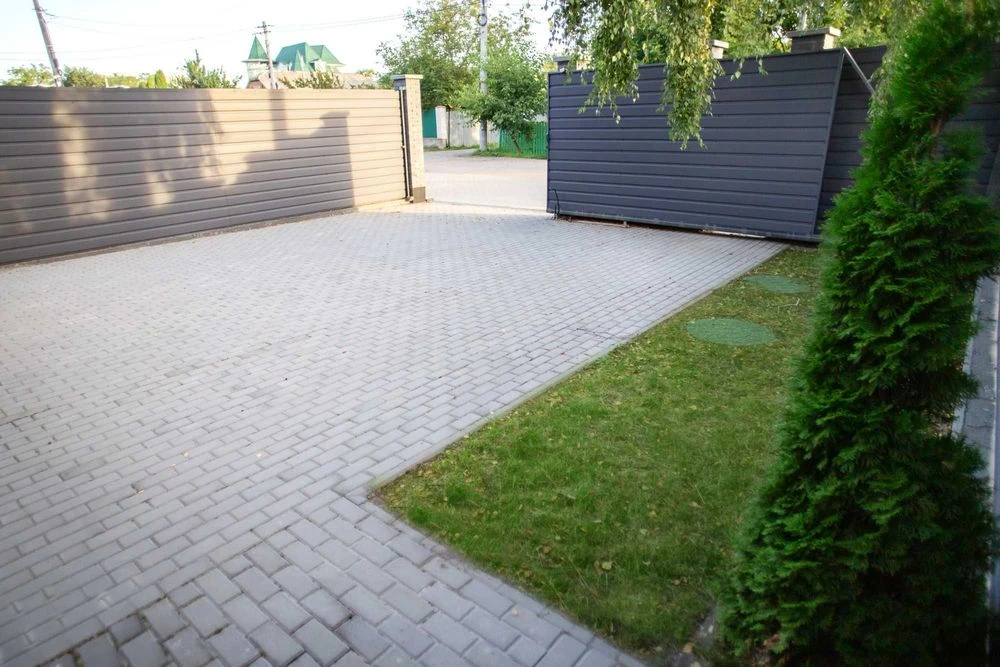 Продаж двоповерхового будинку Жуляни закрите містечко 185м2