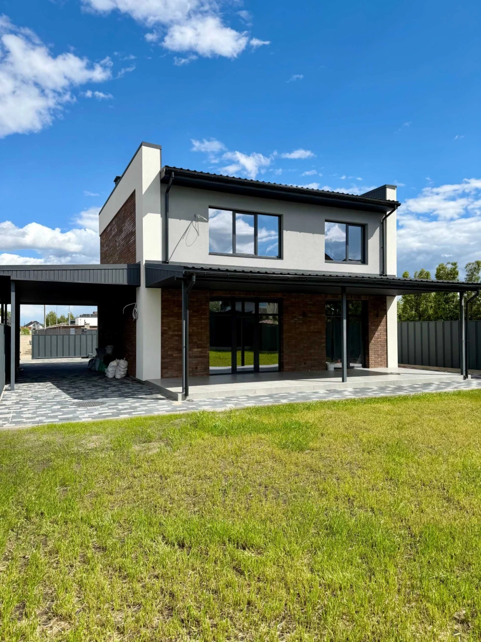 Продаж двоповерхового будинку  150m2 біля Osocor Residence,