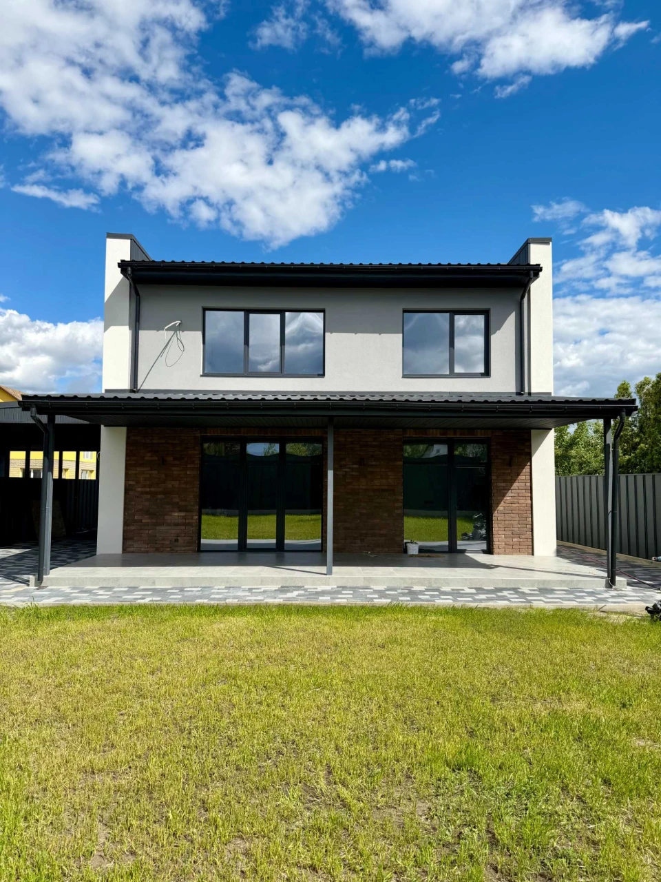 Продаж двоповерхового будинку  150m2 біля Osocor Residence,