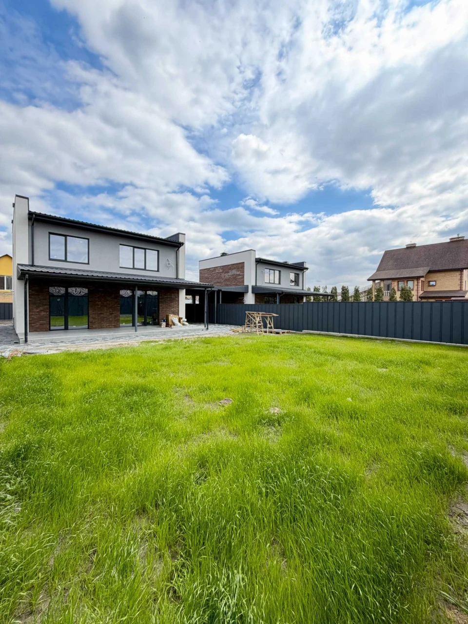 Продаж двоповерхового будинку  150m2 біля Osocor Residence,