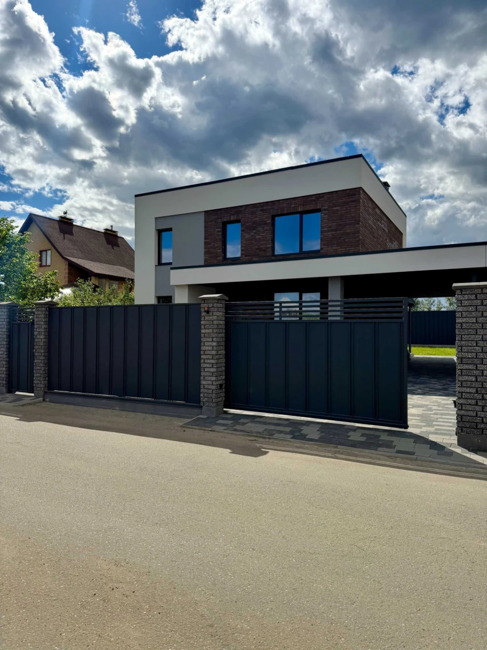 Продаж двоповерхового будинку  150m2 біля Osocor Residence,