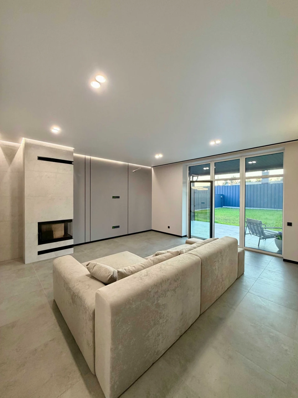 Продаж двоповерхового будинку  150m2 біля Osocor Residence,