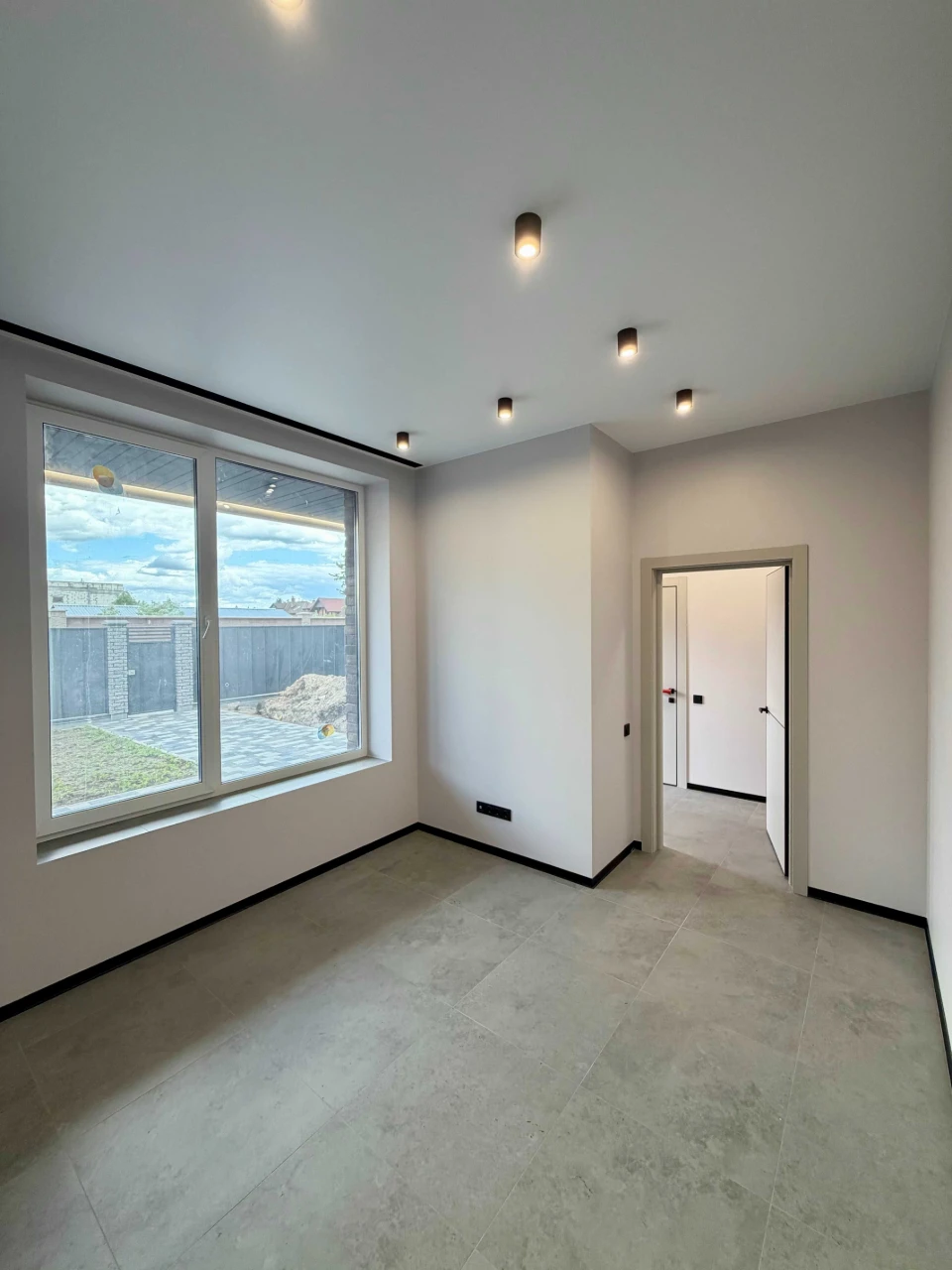 Продаж двоповерхового будинку  150m2 біля Osocor Residence,
