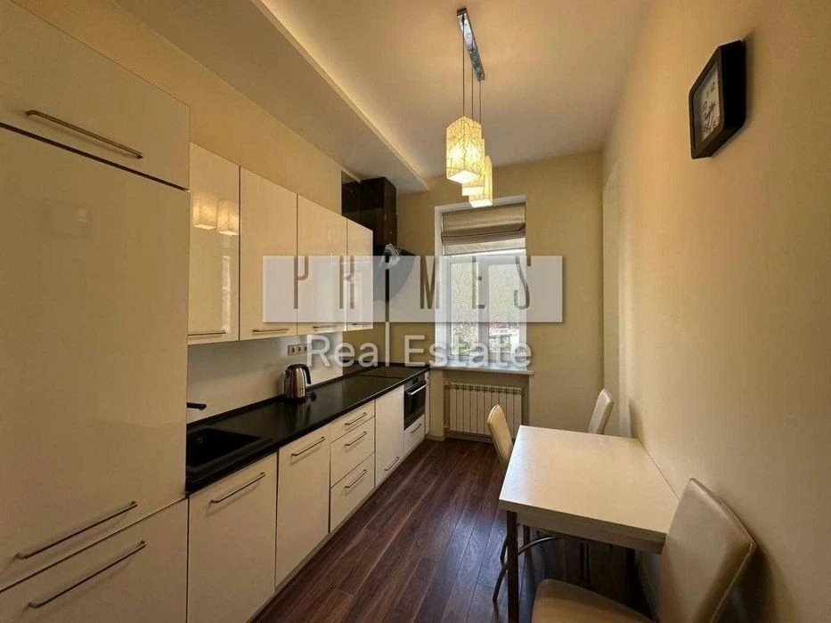 продаж 2к квартири 68м2 вул. Обсерваторна 10, в історичному