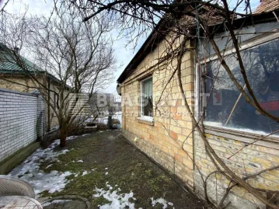 Будинок. Київ, Дібровна вул.