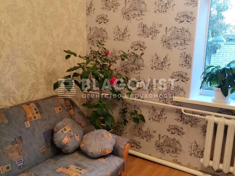 Будинок. Київ, Дібровна вул.