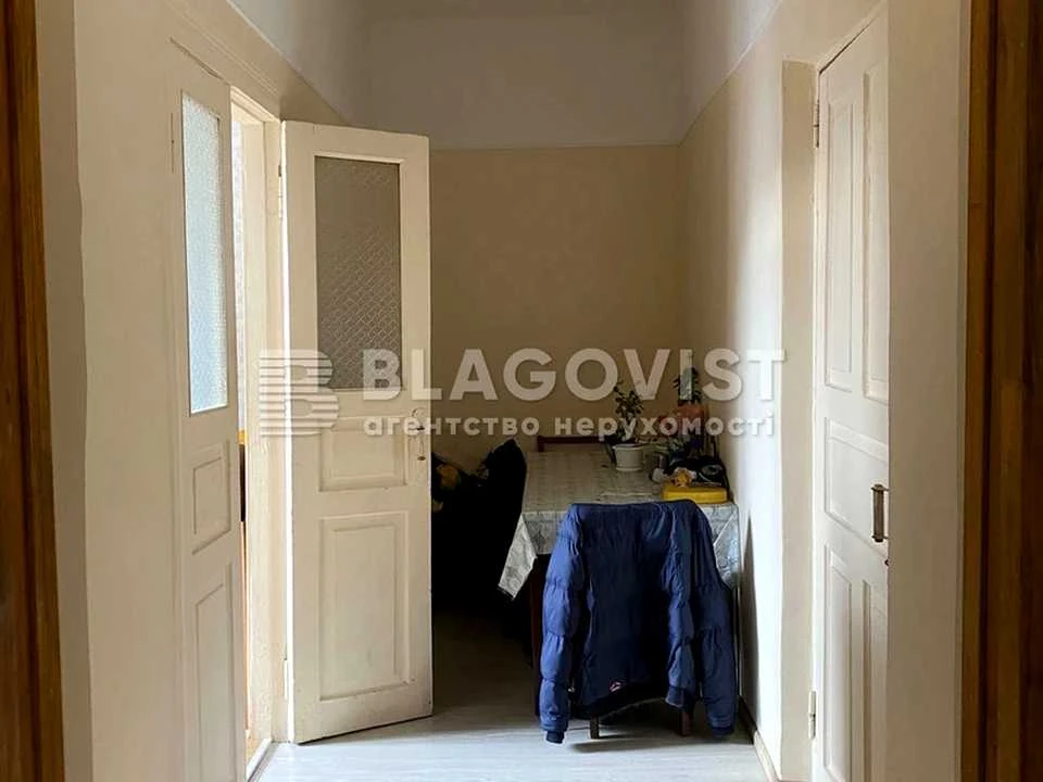 Будинок. Київ, Дібровна вул.