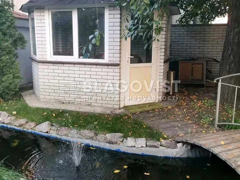 Будинок. Київ, Дібровна вул.