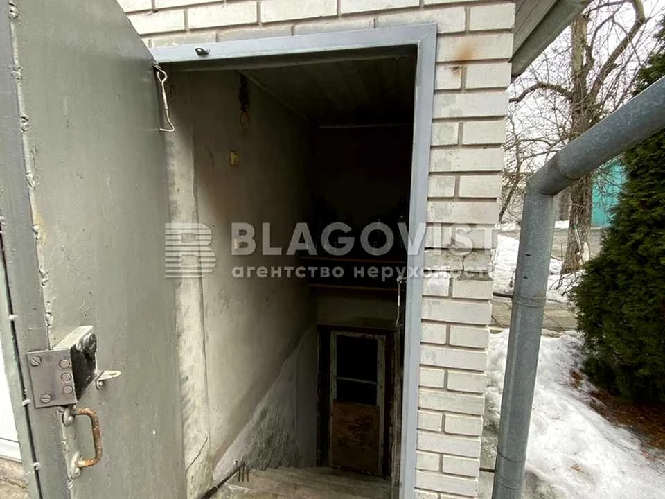 Будинок. Київ, Дібровна вул.