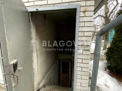 Будинок. Київ, Дібровна вул.